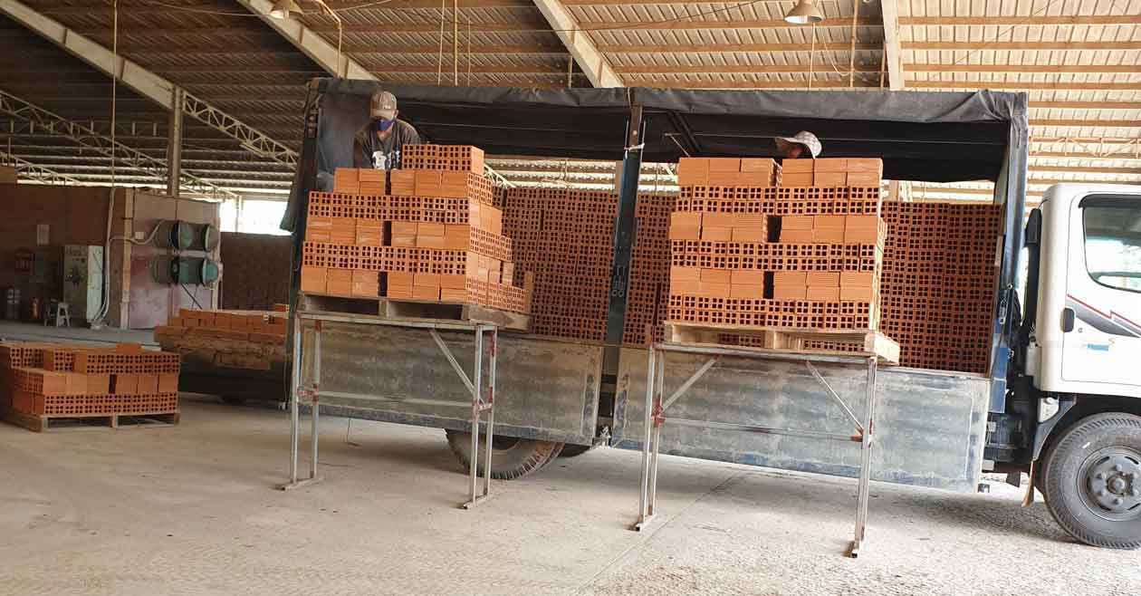 giá gạch xây dựng