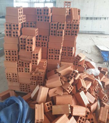 Gạch xây dựng giá rẻ bị sống